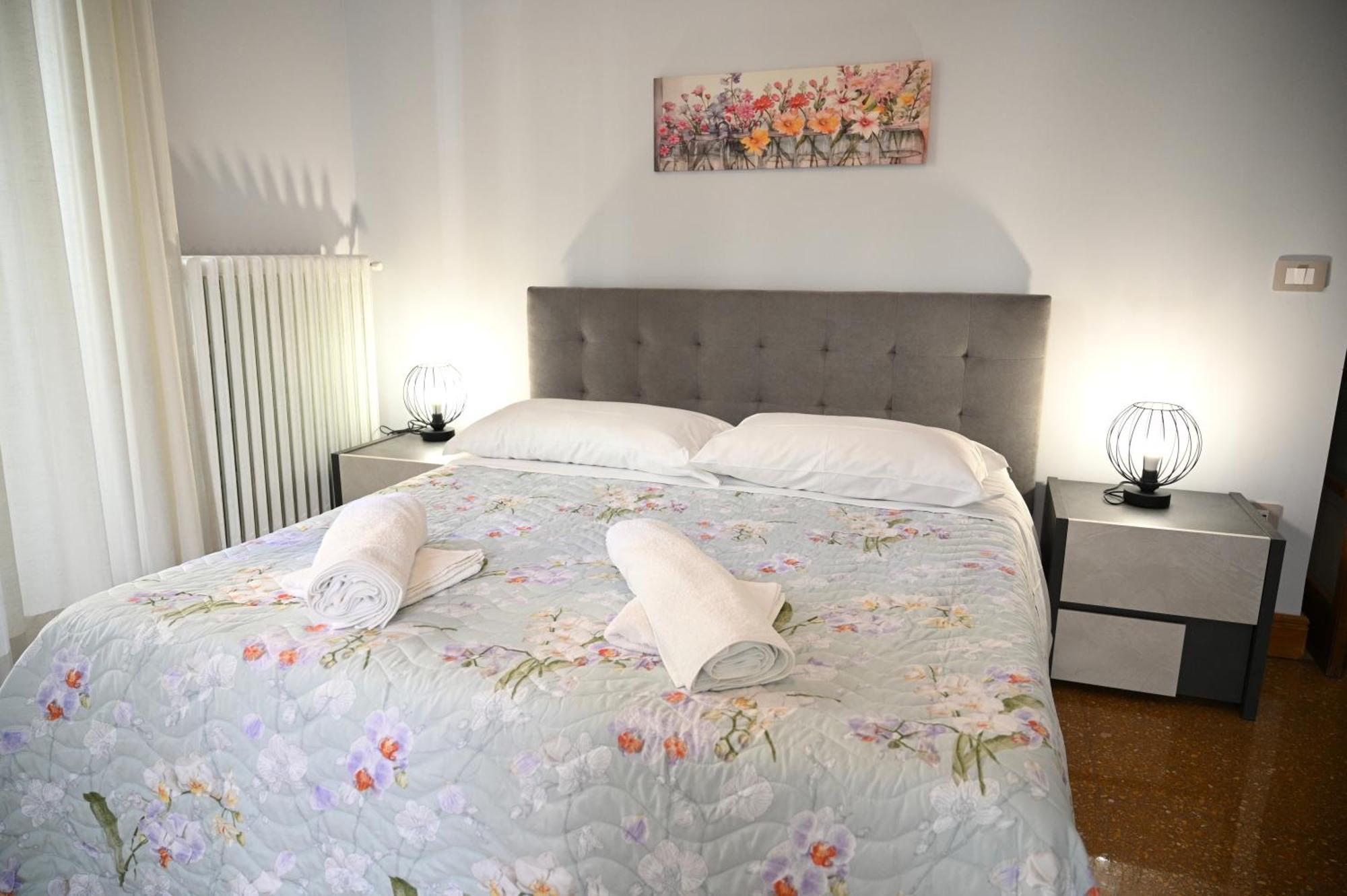 Mirabilia Suites Colosseum Rome Bagian luar foto