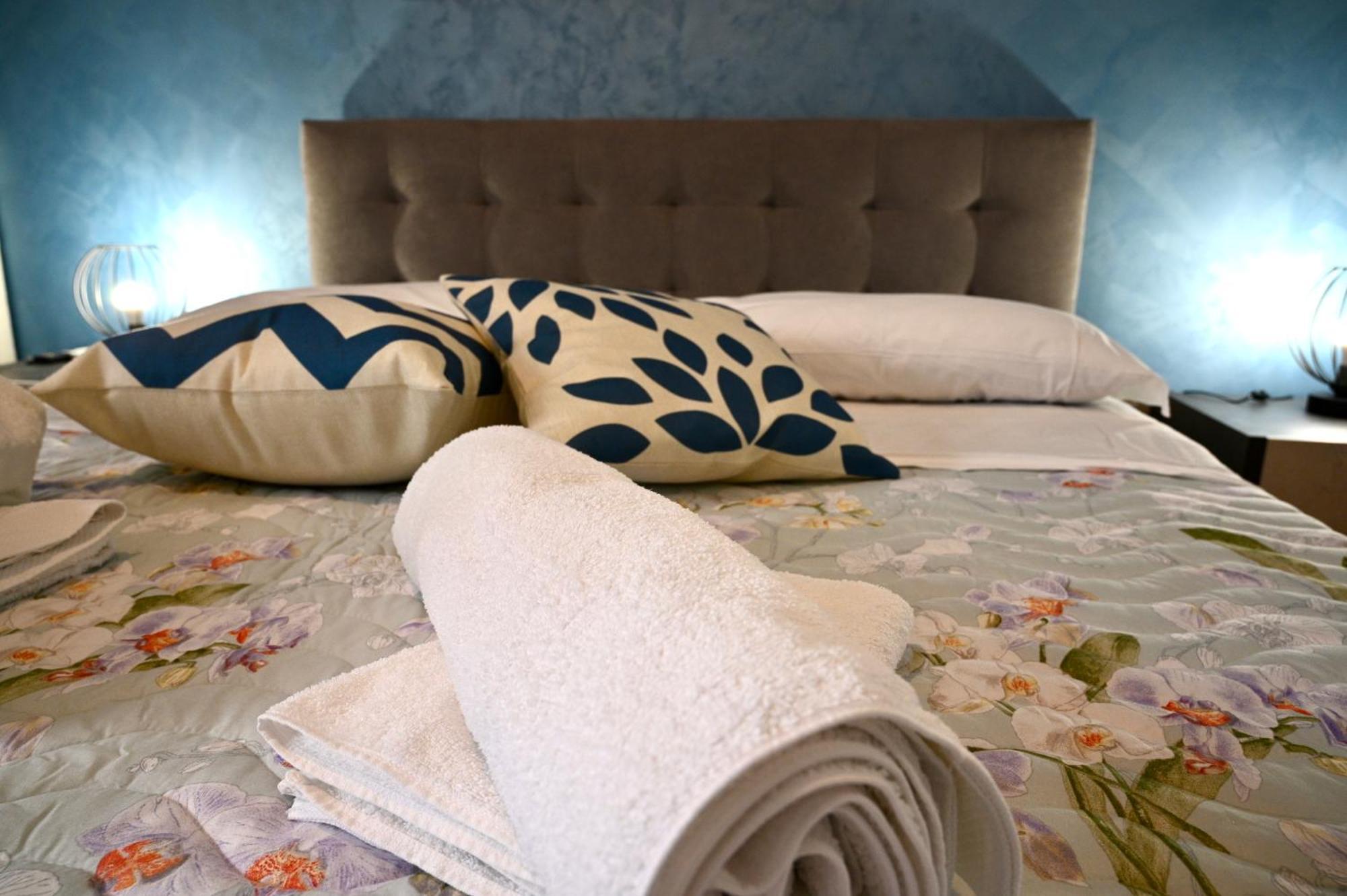 Mirabilia Suites Colosseum Rome Bagian luar foto
