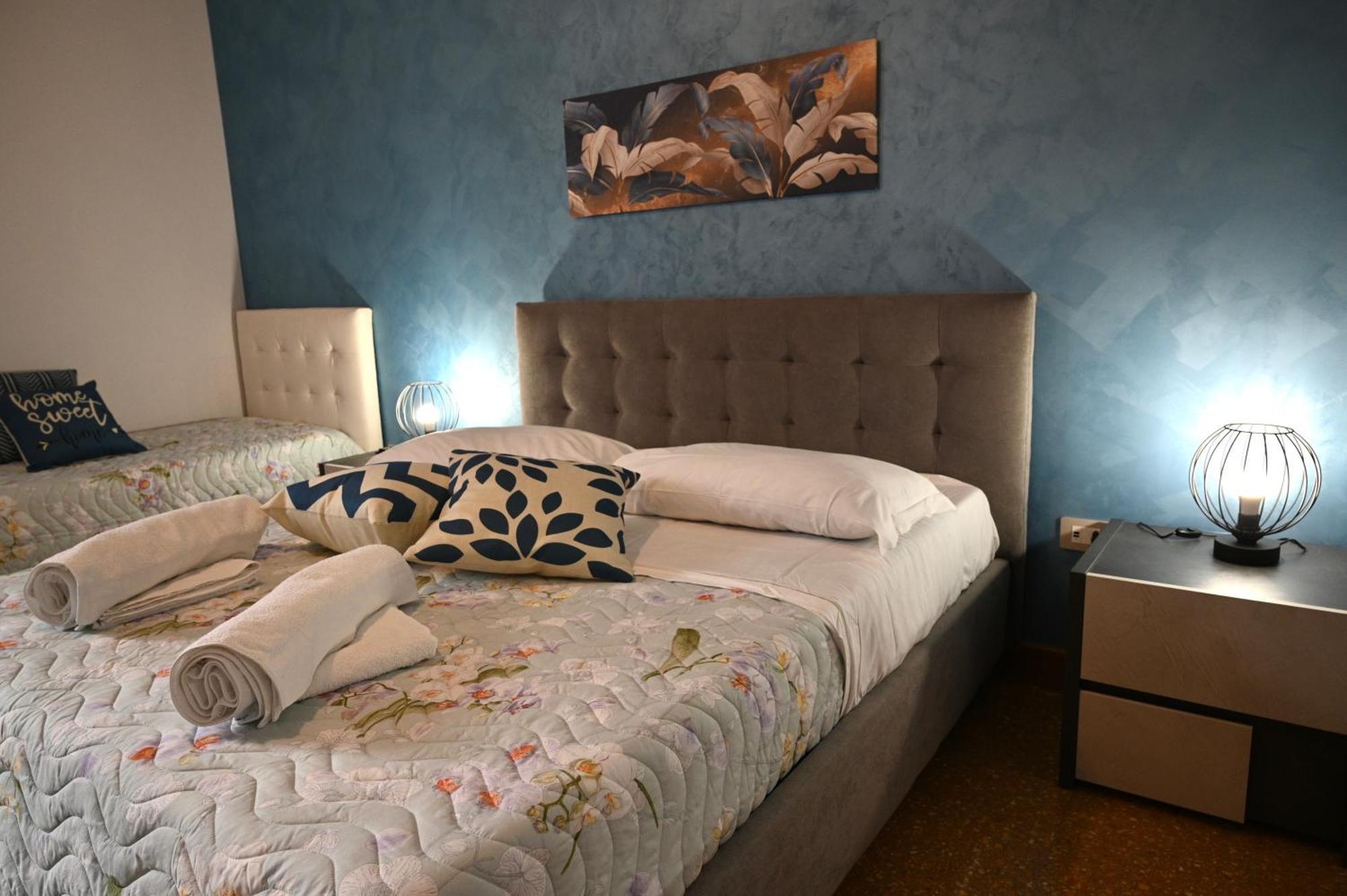 Mirabilia Suites Colosseum Rome Bagian luar foto